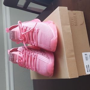 Bubblegum pink Steve Madden Maxima Sneakers